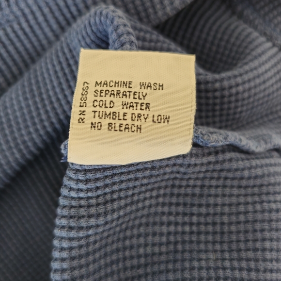 Vintage Guess sweater - Picture 11 of 12